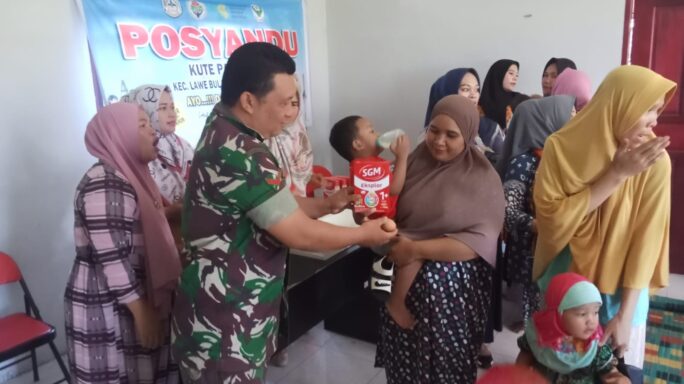 Wujudkan Balita Sehat Dan Kuat, Babinsa Dampingi Kegiatan Posyandu.