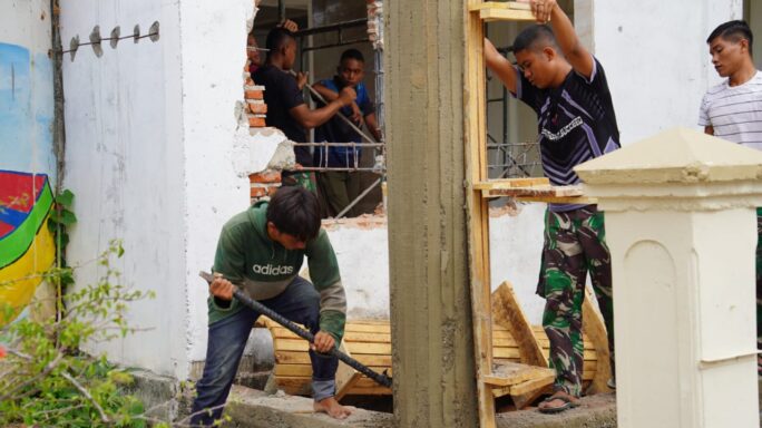 Kegiatan Kelanjutan Proses Perehapan Masjid Baiturrahim Hari Keenam.