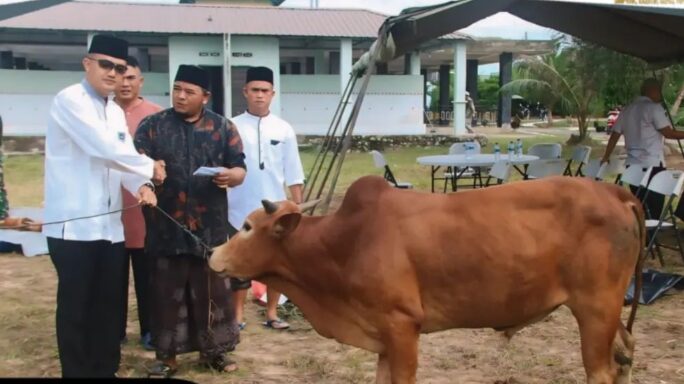 Brigif 25/Siwah Gelar Shalat Idul Adha 1445 H dan Pemotongan Hewan Qurban.