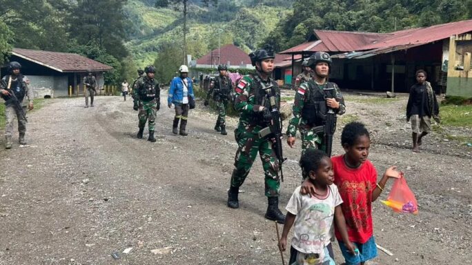 𝗧𝗡𝗜/ 𝗣𝗢𝗟𝗥𝗜 𝗟𝗮𝗸𝘀𝗮𝗻𝗮𝗸𝗮𝗻 𝗞𝗼𝗺𝘀𝗼𝘀 𝗕𝗲𝗿𝘀𝗮𝗺𝗮 𝗗𝗶 𝗗𝗶𝘀𝘁𝗿𝗶𝗸 𝗧𝗲𝗺𝗯𝗮𝗴𝗮𝗽𝘂𝗿𝗮