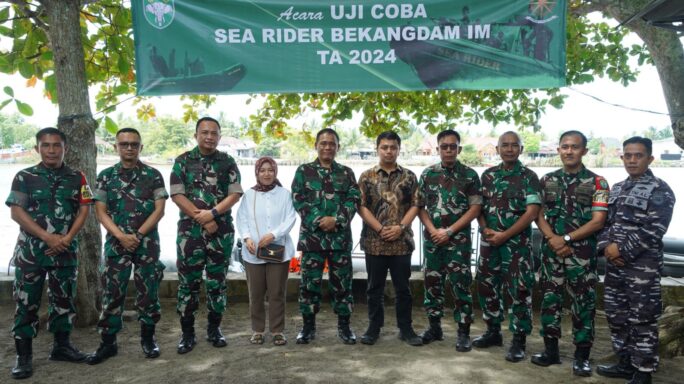 Dandim 0105/Abar Bersama Danrem 012/TU Dampingi Rombongan Irdam IM Uji Coba Sea Rider Bekangdam IM Di Aliran Sungai Meureubo.