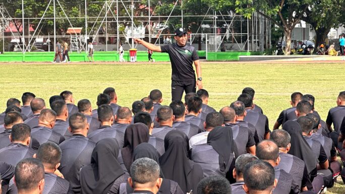 Kasdam IM Berikan Pengarahan Kepada Prajurit dan PNS Kodam IM Usai Olahraga Bersama