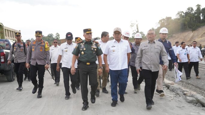 Pangdam IM Bersama Pj Gubernur Aceh Tinjau Progres Pembangunan Ruas Jalan Tol Sigli-Banda Aceh (Sibanceh)