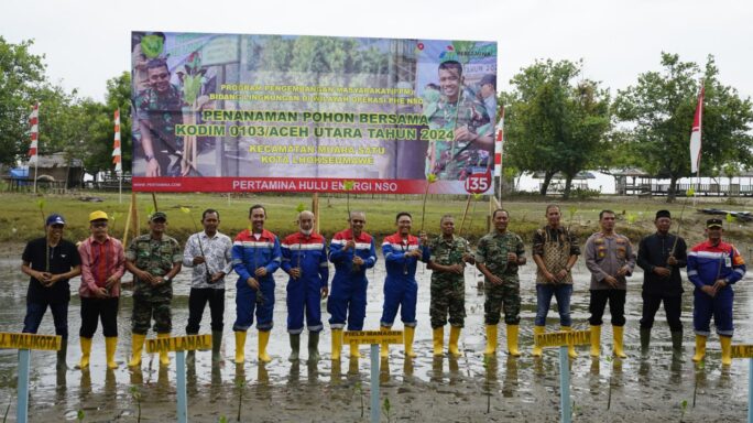 Cegah Abrasi Pantai, TNI Tanam 10.000 Bibit Pohon Mangrove.