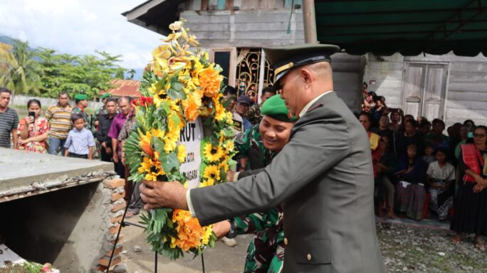 Danramil 0108-02/Bambel Pimpin Upacara Pemakaman Militer Anggota Koramil 16/LBT Kodim 0210/TU.