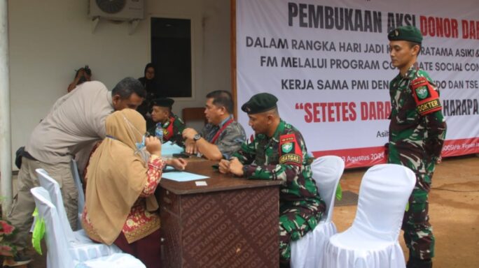 Satgas Pamtas Yonif 111/KB Kolaborasi Dengan Korindo Group Gelar Bakti Sosial Donor Darah
