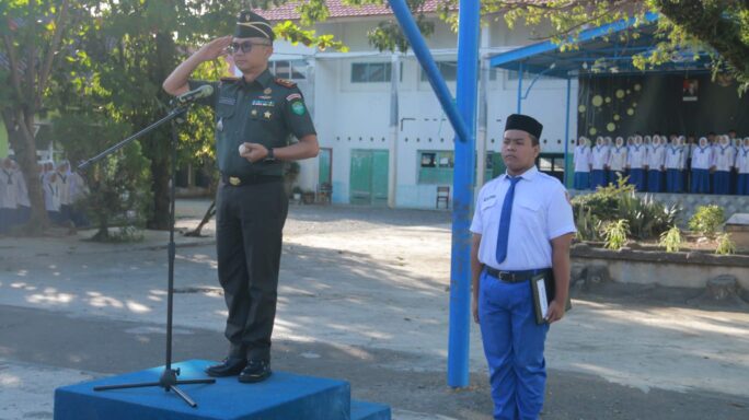 Dandim 0105/Abar Jadi Pembina Upacara Di MAN 1 Meulaboh Terapkan Wawasan Kebangsaan Sejak Dini