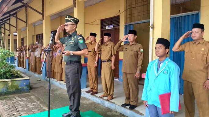 Dandim 0105/Abar Jadi Pembina Upacara Di SMA Negeri 1 Meulaboh