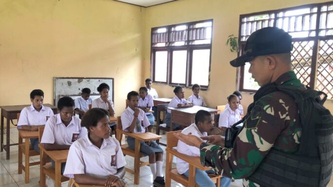 Langkah Menuju Generasi Emas Satgas Pamtas Yonif 111/KB Bangkitkan Semangat Pelajar Sekolah