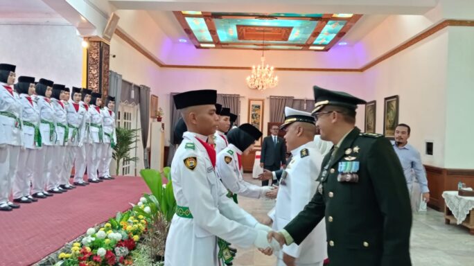 Kasbrigif 25/Siwah Hadiri Pengukuhan Paskibra Kab. Aceh Utara