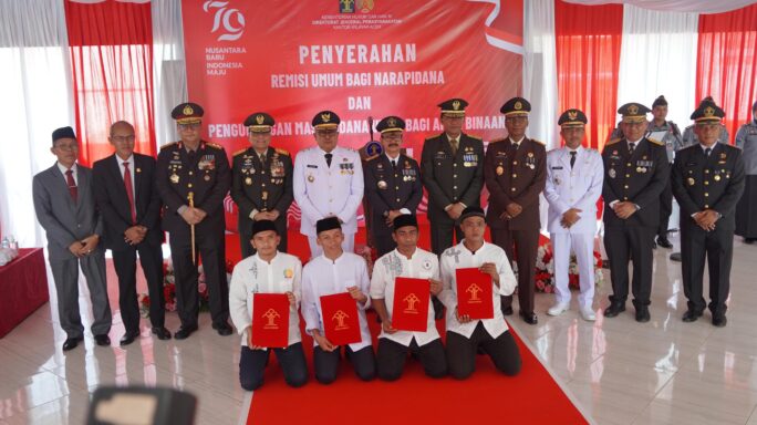 Pangdam Iskandar Muda Hadiri Penyerahan Remisi Umum Bagi Narapidana di Lapas Kelas II A Lambaro.