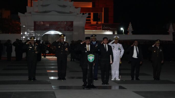 Pangdam IM Hadiri Apel Kehormatan dan Renungan Suci Peringatan HUT Ke-79 RI.