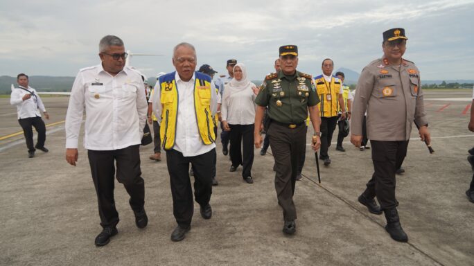 Pangdam IM Bersama Pj. Gubernur Aceh dan Kapolda Aceh Sambut Kedatangan Menteri PUPR RI.