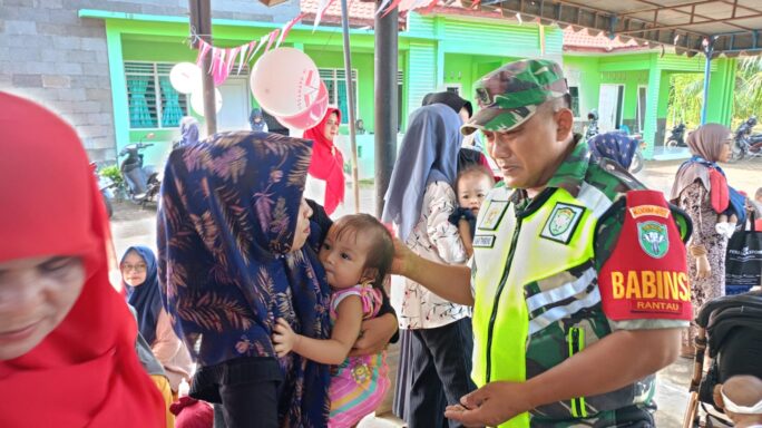 Peran Aktif Babinsa Koramil 08/Rantau Dampingi Posyandu Di Desa Binaan