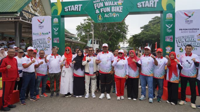 Kasdam Iskandar Muda Hadiri Road to PON XXI Fun Walk & Fun Bike Bank Aceh dan PB PON XXI di Banda Aceh.
