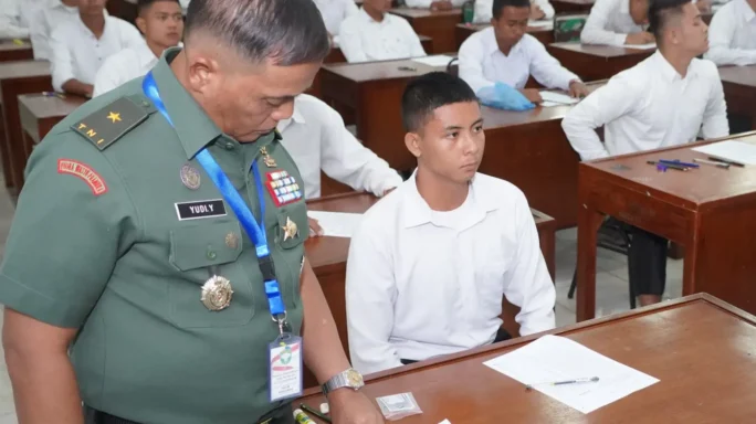 Inspektur Kodam Iskandar Muda Meninjau Pelaksanaan Werving Calon Bintara Prajurit Karier TNI AD TA 2024.