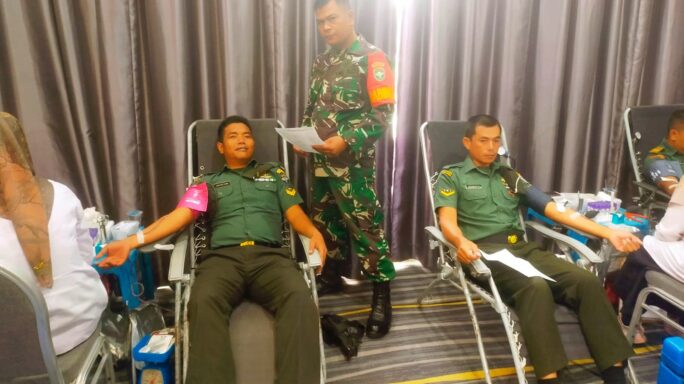 Kodim 0101/KBA Kerahkan Personel Ikut Aksi Donor Darah di Kyriad Muraya Hotel Aceh