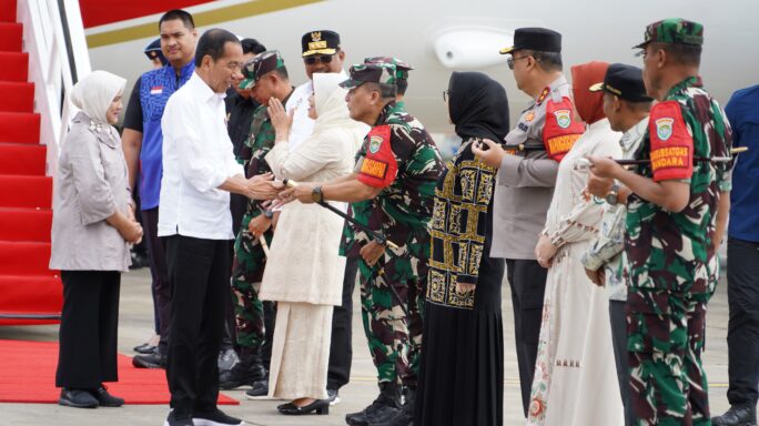 Pangdam IM Sambut Kedatangan Presiden RI di Prov. Aceh.