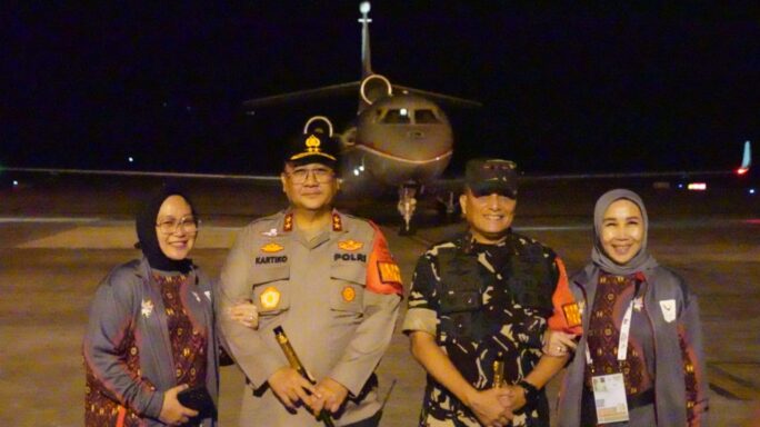Pangdam IM dan Kapolda Aceh Lepas Keberangkatan Presiden Jokowi Usai Membuka PON XXI di Aceh.