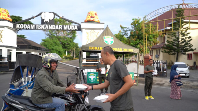 Kodam Iskandar Muda Wujudkan Kepedulian Melalui Program “Jum’at Berkah”