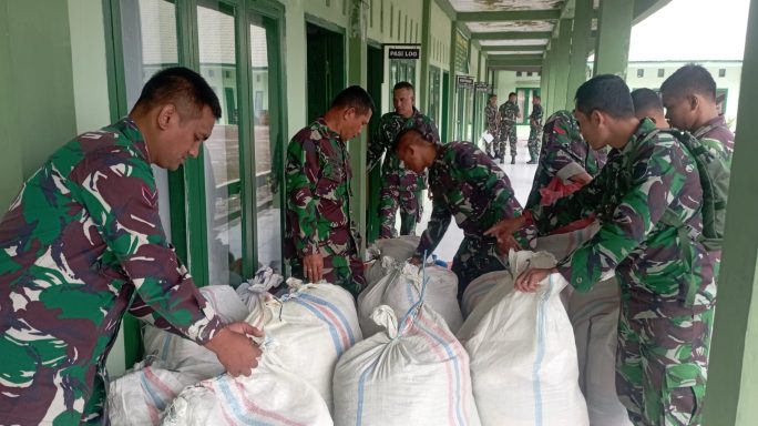 Kodim 0119/BM Kumpulkan Pakaian Layak Pakai Untuk Sargal Yonif 112/DJ