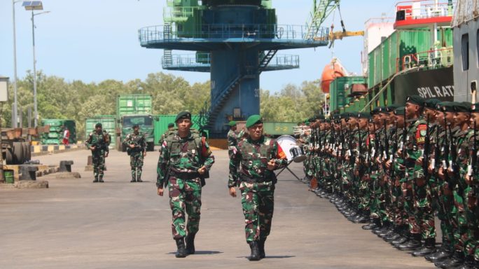 Tinggalkan Daerah Operasi Personil TNI Dari Yonif 111/KB Dilepas Oleh Danrem 174/Anim Ti Waninggap