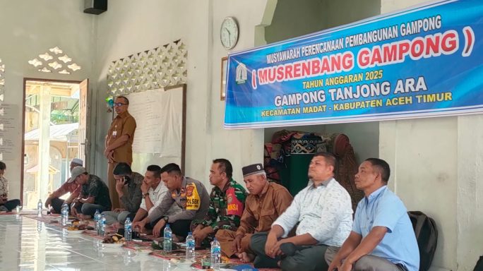Babinsa Koramil 21/Madat Dukung Penuh Pembangunan Desa Tanjung Ara dalam Musrembang 2025