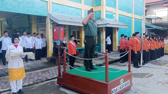Dandim 0105/Abar Diwakili Pasi Intel Jadi Pembina Upacara Di Sekolah MTsN 3 Aceh Barat