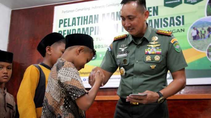Wujud Syukur dan Kepedulian, Kodim 0101/KBA Berbagi Kasih dengan Anak Yatim