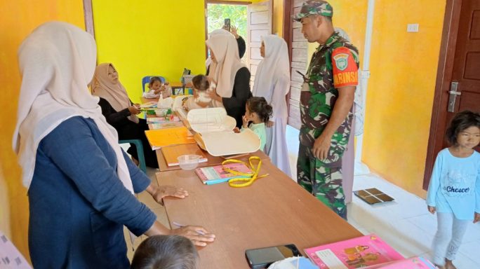 Anggota Koramil 17/Jantho Hadiri Launching Posyandu Integrasi Layanan Primer di Gampong Cucum, Aceh Besar