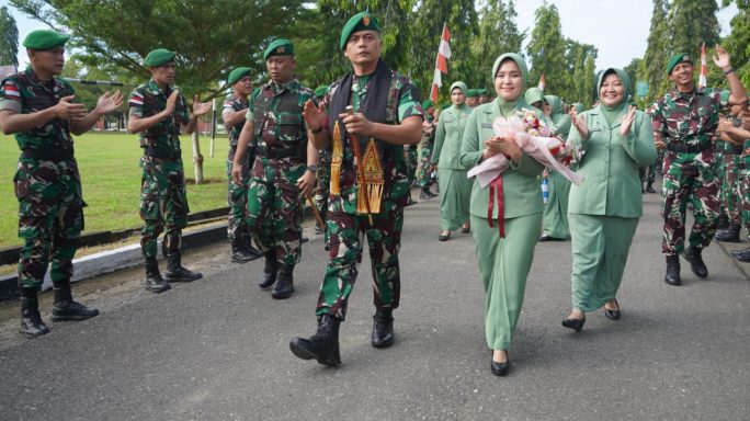 Danrem 012/TU Kolonel Inf Benny Rahadian Kunjungi Yonif 116/GS, Beri Motivasi dan Arahan kepada Prajurit