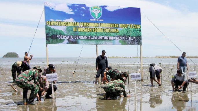 Kodim 0101/Kota Banda Aceh Gerakkan Penanaman 1000 Mangrove, Bentengi Pesisir Aceh Besar dari Abrasi