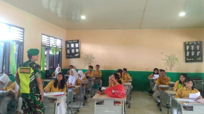 Wujudkan Generasi Penerus Babinsa Gelar Wasbang Bersama Siswa/i SMA