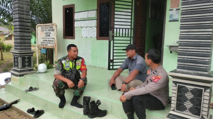 Babinsa Dan Babinkamtibmas Komsos Dengan Tokoh Masyarakat