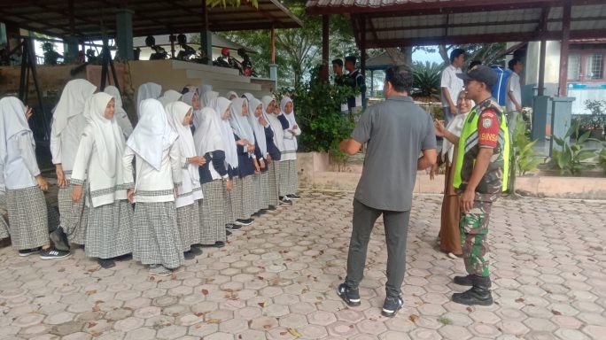 BABINSA SOSIALISASI TENTANG KEDISIPLINAN KEPADA SISWA
