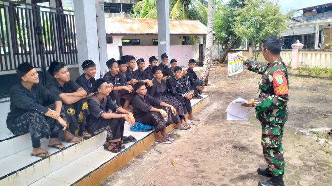 Jajaran Kodim 0107/Aceh Selatan Sebarkan Brosur Penerimaan Bintara PK TNI AD Gelombang II Tahun 2024
