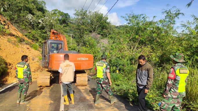 Dandim 0108/Agara Tinjau Lokasi Pasca Longsor Dan Normalisasi Sungai Pasca Banjir