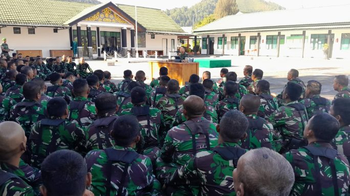 Demi Kesuksesan Tugas, Dandim 0106/Ateng Berikan Jam Komandan