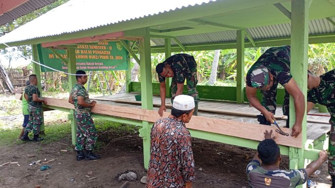 Kodim 0102/Pidie Gelar Karya Bakti Rehabilitasi Balai Pengajian di Desa Lancang 