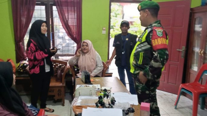 Babinsa Koramil 02/Langsa Kota Himbau Petugas KPPS Patuhi Prosedur Pemilu