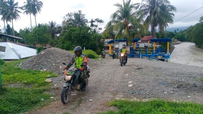 Babinsa Koramil 0108-02/Bambel Patroli Daerah Rawan Banjir Himbau Waspada Cuaca Ekstrim
