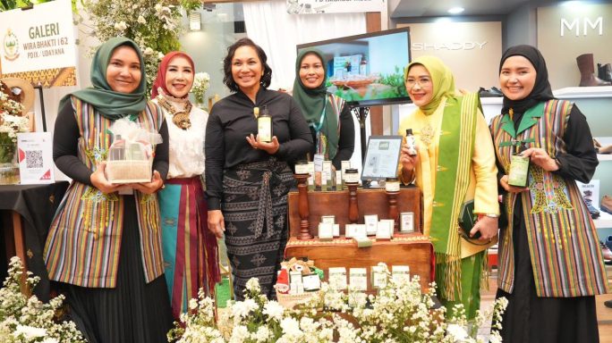 Persit Kartika Chandra Kirana PD Iskandar Muda Tampilkan Produk unggulan dari bahan dasar Serai, Minyak Pala Wangi dan Minyak Kemiri untuk Program #PersitBisa.