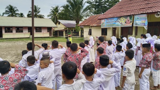 Babinsa Aktif Turun Ke sekolah Berikan Wasbang Kepada Siswa/i SD
