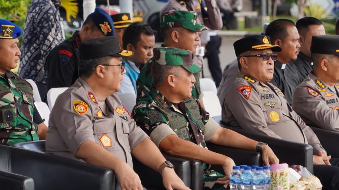 Pangdam IM Hadiri Apel Gelar Pasukan Operasi Lilin Seulawah 2024 di Banda Aceh.