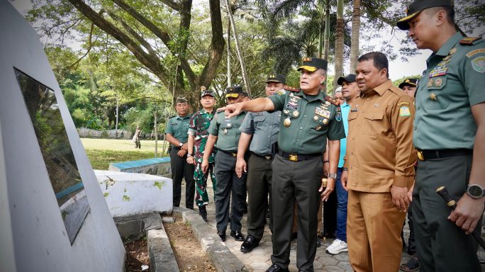 Pangdam Iskandar Muda : Pembersihan Kuburan Massal Tsunami sebagai Wujud Kepedulian Kodam Iskandar Muda.