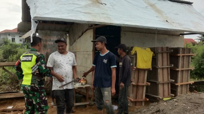 Babinsa Ramil 19/Meureudu Laksanakan Anjangsana di Desa Rhieng Mancang, Pidie Jaya