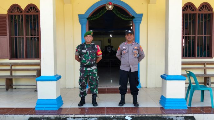 Babinsa Posramil Lawe Bulan Monitoring Perayaaan Natal di Wilayah Binaan