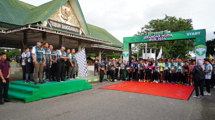 Pangdam IM melepas Ribuan peserta event “Iskandar Muda Run 2024”.