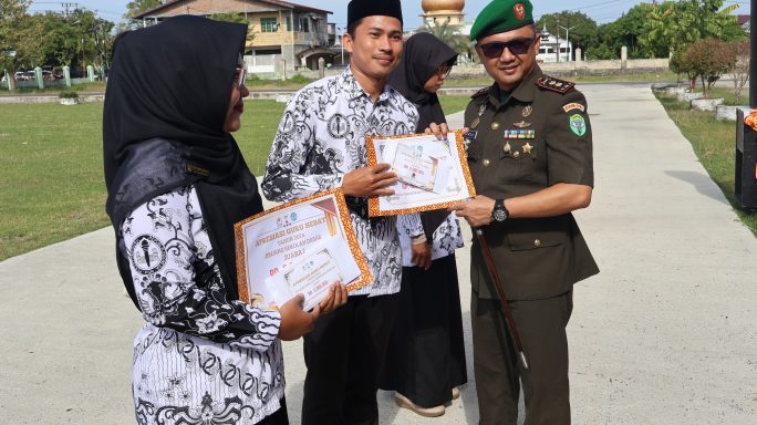 Dandim 0105/Abar Bersama Unsur Forkopimda Hadiri Rangkaian Upacara HUT PGRI, HGN Dan HBN Di Kantor Dinas Pendidikan