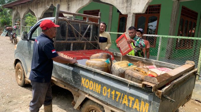 Kodim 0117/Aceh Tamiang Salurkan Bantuan Keramik Dari Pangdam IM Untuk Masjid Dan Musholla